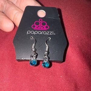 🦋🦋 Paparazzi blue fishhook earrings. NWT